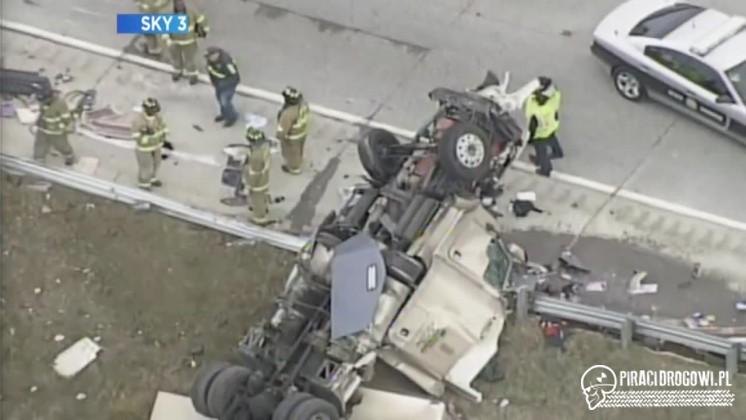 Ciężarówka uderzyła w wiadukt na autostradzie w USA!