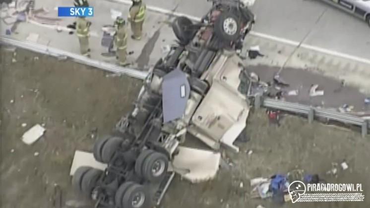 Ciężarówka uderzyła w wiadukt na autostradzie w USA!