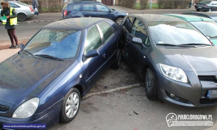 Szalona jazda pijanego kierowcy. 24-latek uszkodził 19 samochodów!