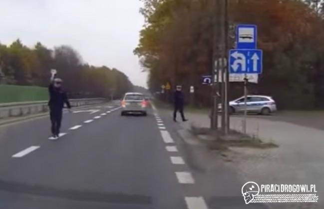 Mandat za wyprzedzanie na przejściu. Pomyłka policjanta, czy próba oszustwa?