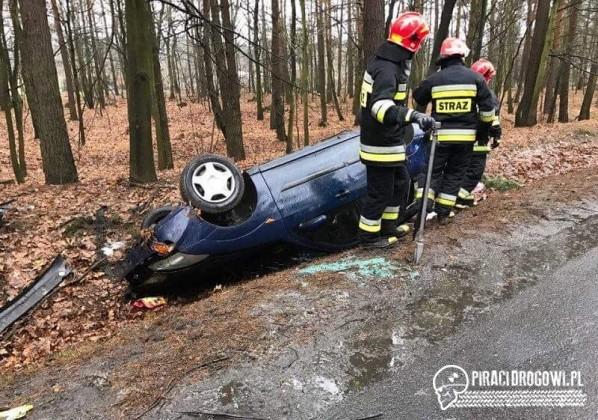 12-latek ranny po dachowaniu na drodze wojewódzkiej nr 408.