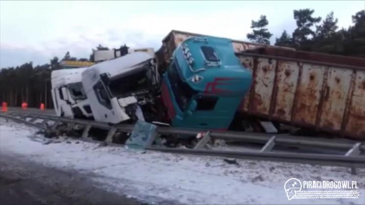 Zderzenie trzech ciężarówek na drodze krajowej nr 18!