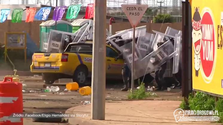 Rozpędzony samochód wjechał w kordon policjantów podczas protestu!