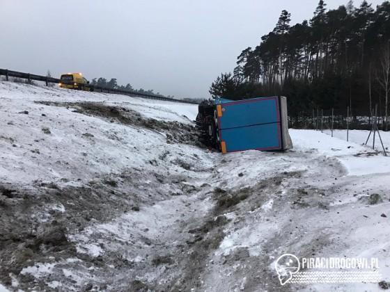 Wypadek ciężarówki na autostradzie A4!