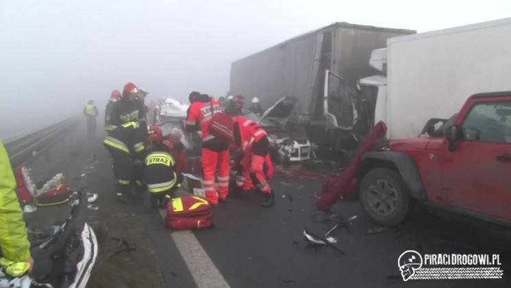 63 rozbite samochody, ponad 20 osób rannych na autostradzie A1!