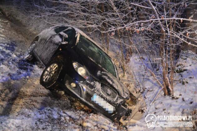 Czołowy wypadek na śniegu. Sprawca miał ponad 2 promile alkoholu!