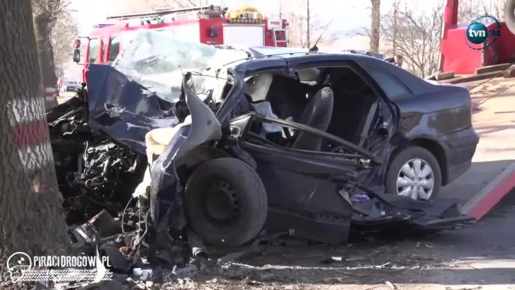 Czołowe zderzenie z drzewem. 29-latek nie miał szans na przeżycie.